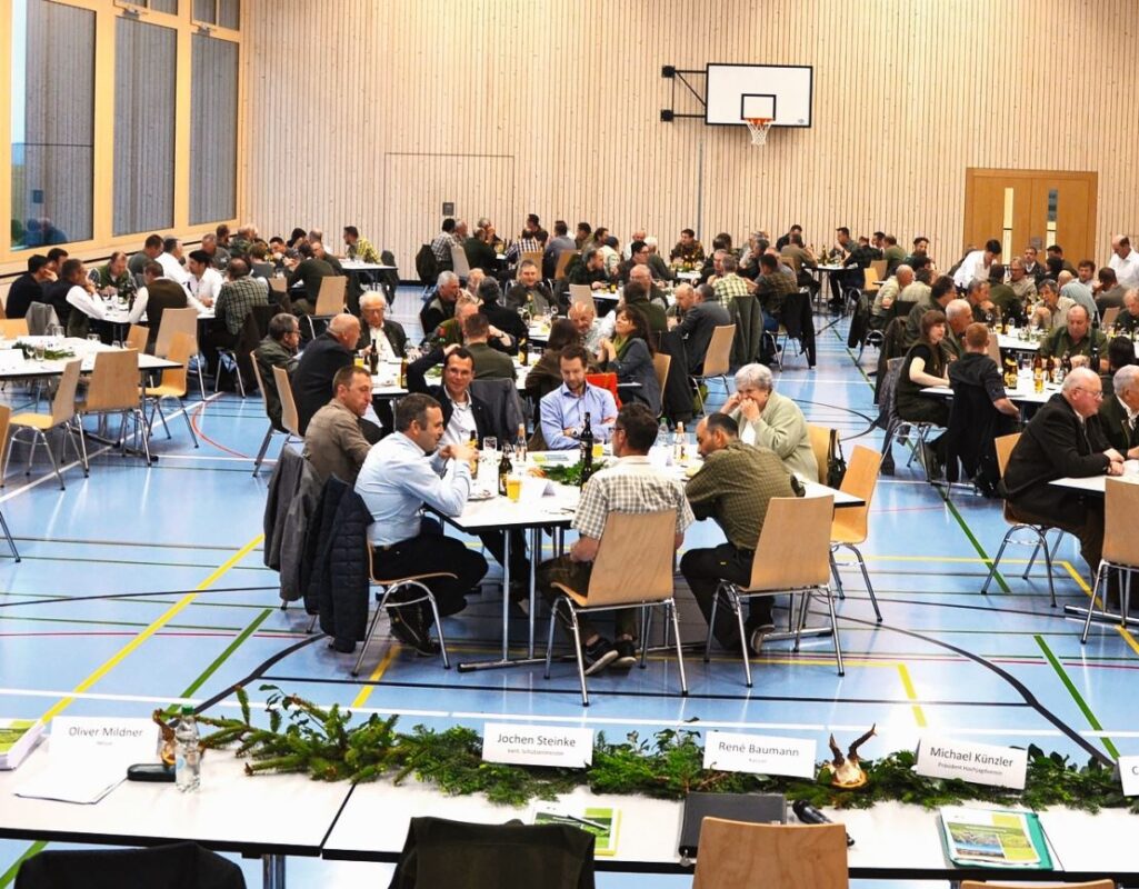 An der Versammlung des Patentjägervereins Appenzell Ausserrhoden nahmen über 125 Personen teil. Bild: zVg.